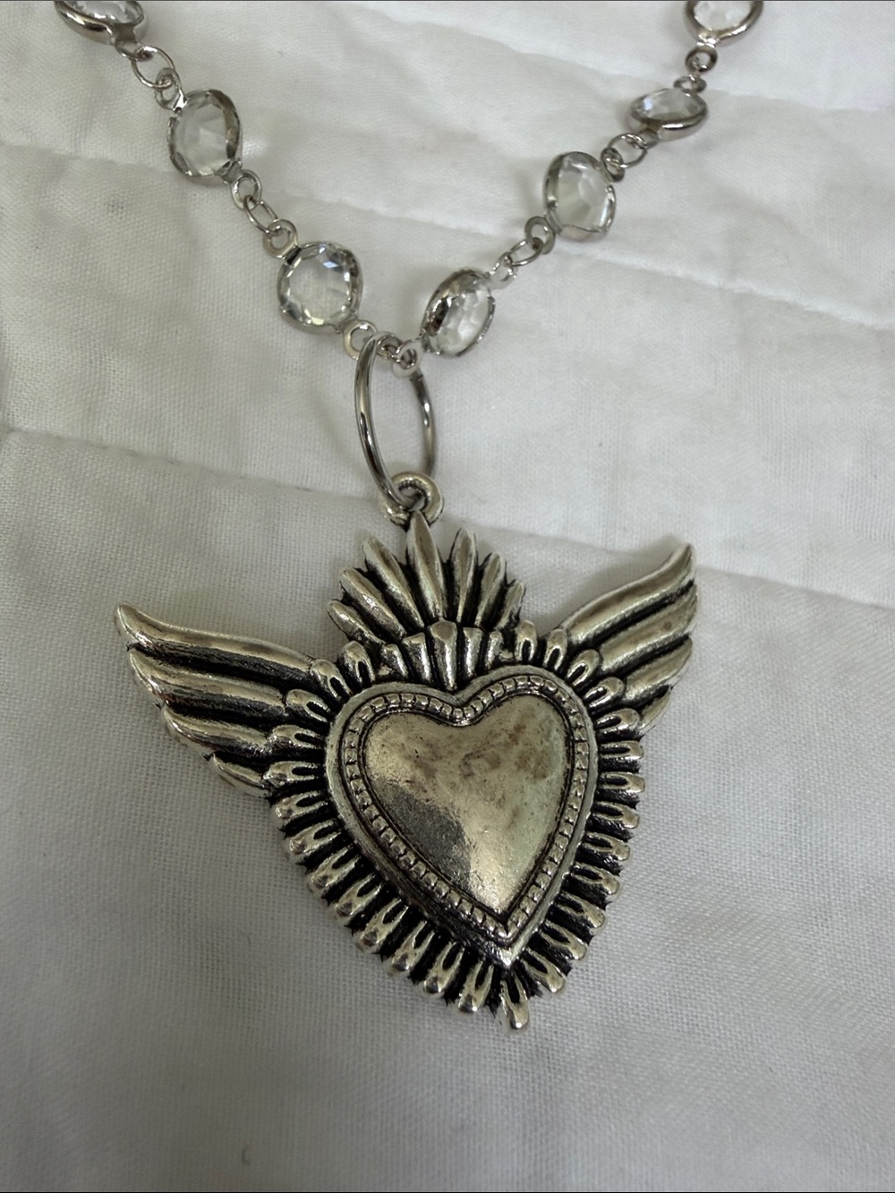 Silver winged Heart Necklace - Women's Silver & rhinestone Magnetic clasp - Picture 3 of 6